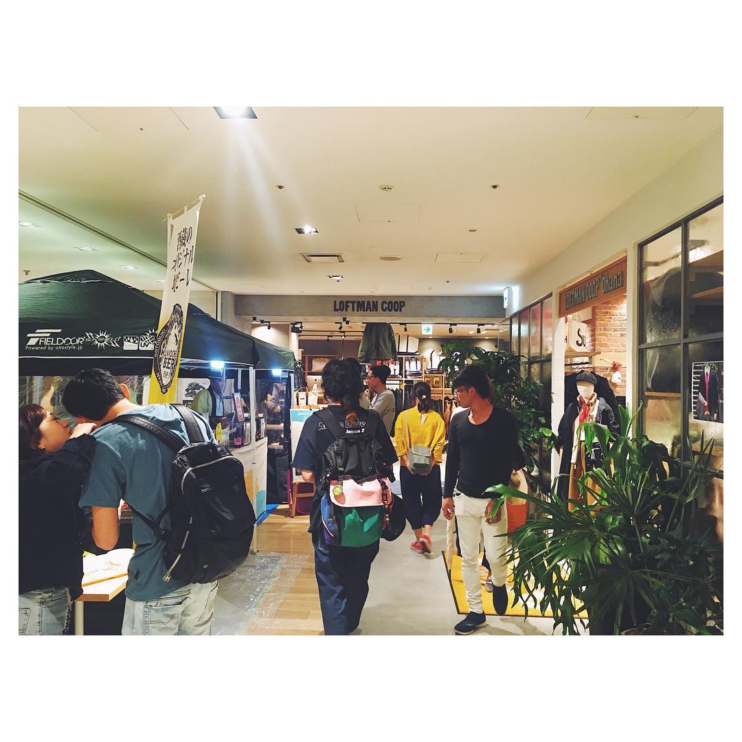 イーマさん2階でイベント出店中。
口癖はカレー×クラフトビアライブ！！
ロフトマンさんの前でお待ちしております️